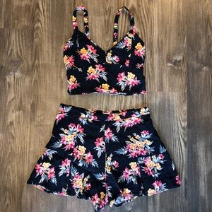Hollister Floral Set Crop Top & High-waisted Short